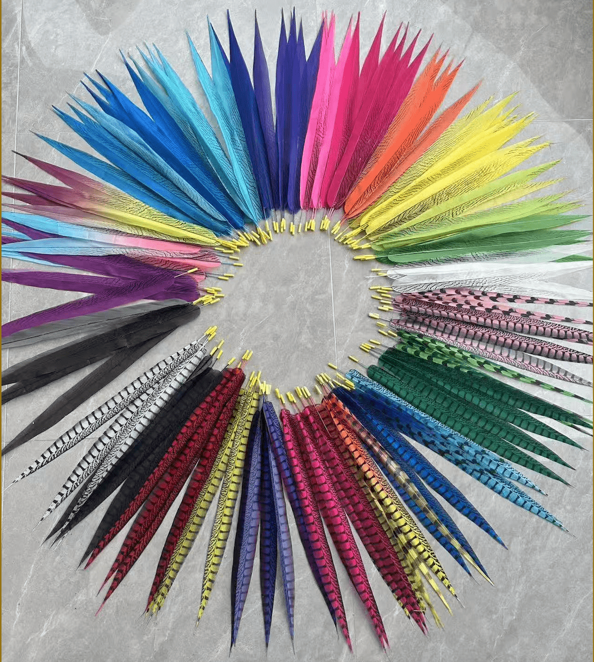 Pluma artificial de faisán plata de alta calidad para manualidades, tocados y decoración.